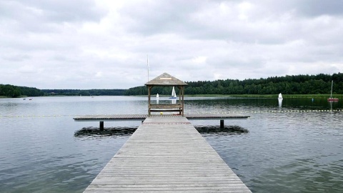 "Ale PiKne lato!" - Jeśli nie kąpiel w jeziorze, to może złapiemy wiatr w żagle? Fot. Adam Hibner