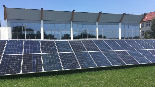 Baterie słoneczne na bydgoskim lotnisku Mają pomóc w utrzymaniu portu lotniczego