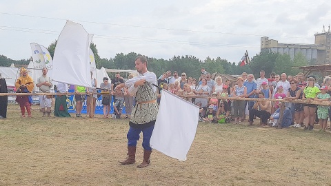Taniec z flagami. Fot. Marta Jagodzińska.