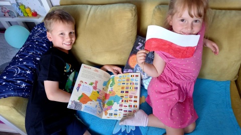 Pasjami i planami 8-letniego Igora chętnie interesuje się Jego siostra Pola. Fot. Michał Słobodzian/arch. PR PiK