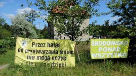 Spotkanie z mieszkańcami Łabiszyna, protestującymi przeciw działalności zakładu wytwarzającego paliwo alternatywne z odpadów. Fot. Lech Przybyliński