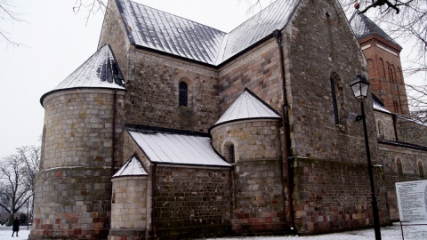 Kolegiata św. Piotra i Pawła w Kruszwicy, to najstarsza świątynia na Kujawach i jedna z najstarszych w Polsce. Fot. Henryk Żyłkowski