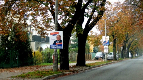 Plakaty wyborcze - można je znaleźć właściwie na wszystkich słupach, latarniach i innych miejscach w miastach regionu. Fot. Adriana Andrzejewska