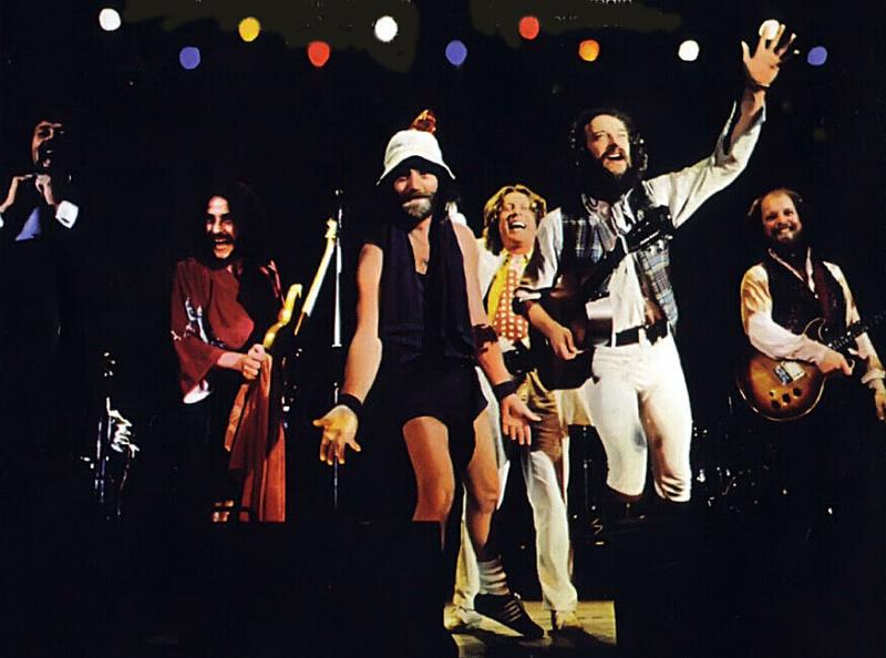 Grupa Jethro Tull z kładki albumu "Bursting Out"