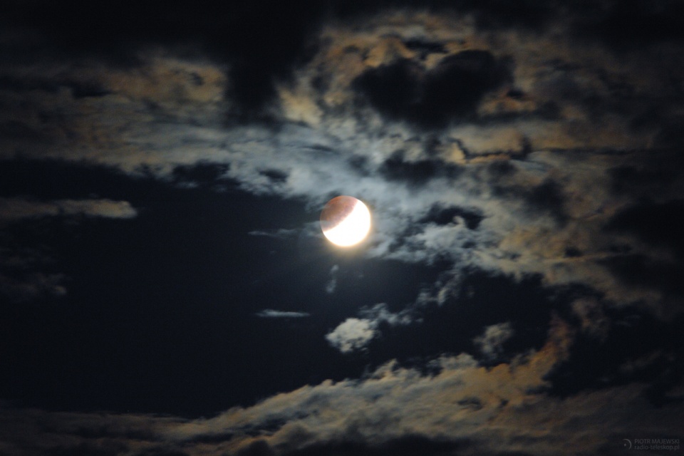 Partical Lunar Eclipse © Piotr Majewski