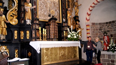 Relikwiarz ołtarza Krzyża Świętego w kościele pw. Świętej Trójcy w Strzelnie. Fot. Henryk Żyłkowski
