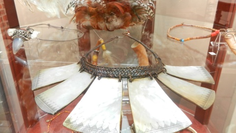 "Ozdoba czy amulet" - wystawa prezentująca eksponaty z niezwykle bogatej kolekcji Elżbiety Dzikowskiej. Fot. I. Muszytowska-Rzeszotek