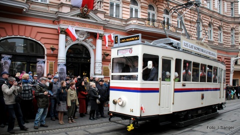 Ulicę Gdańską w Bydgoszczy pokrył "kurz historii" ukazując ją tak jak wyglądała w XX-leciu międzywojennym.