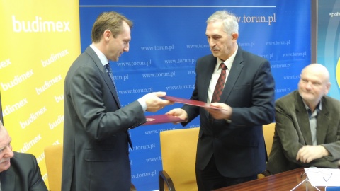 W Toruniu podpisano umowę dotyczącą budowy węzła przesiadkowego i modernizacji torowiska