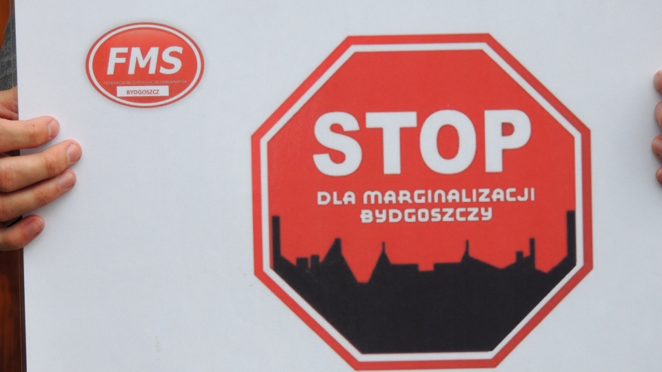 "Stop dla marginalizacji Bydgoszczy" - mówią młódzi socjaldemokraci. Fot.Tatiana Adonis