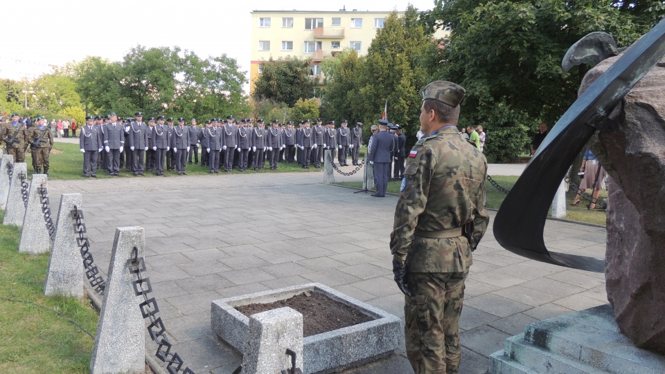 Uroczystość z okazji Święta Lotnictwa odbyła się przy pomniku ku czci poległych lotników na bydgoskim Błoniu. Fot. Monika Siwak-Waloszewska