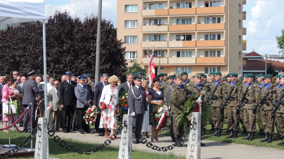 Uroczystość z okazji Święta Lotnictwa odbyła się przy pomniku ku czci poległych lotników na bydgoskim Błoniu. Fot. Monika Siwak-Waloszewska