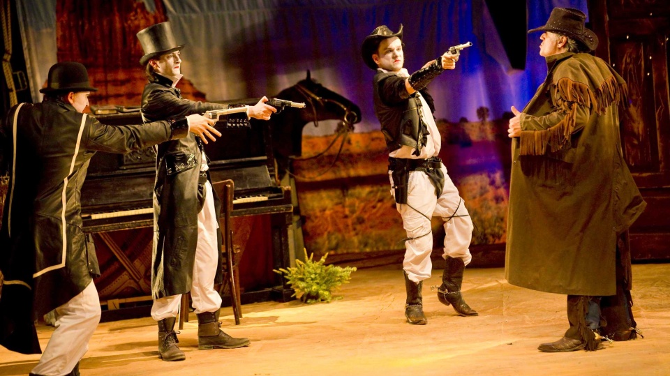 Scena ze spektaklu "Texas Jim", który wystawił Białostocki Teatr Lalek. Fot. Iwona Muszytowska-Rzeszotek