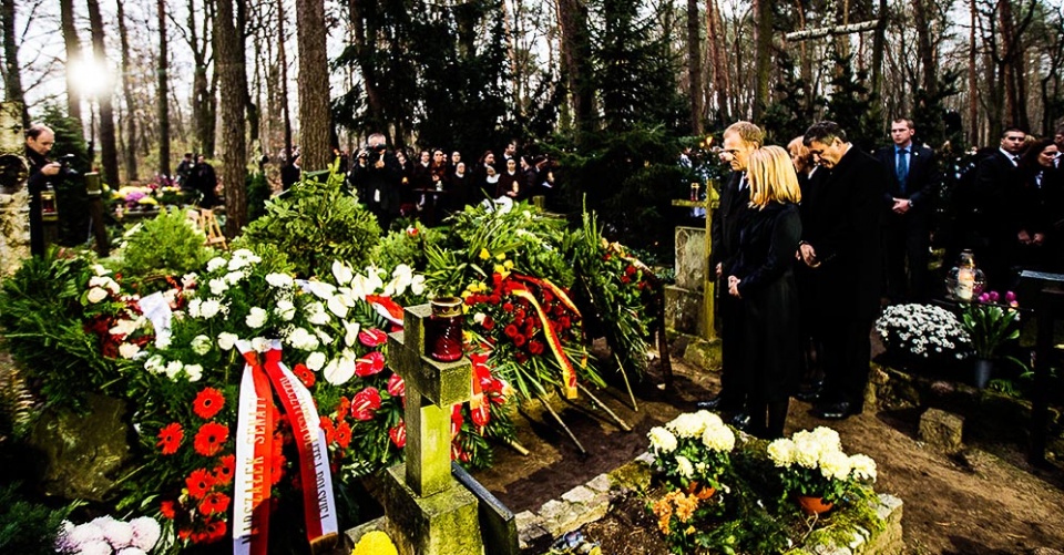 Były premier Tadeusz Mazowiecki spoczął w niedzielę na cmentarzu w podwarszawskich Laskach.Fot. M. Śmiarowski/KPRM