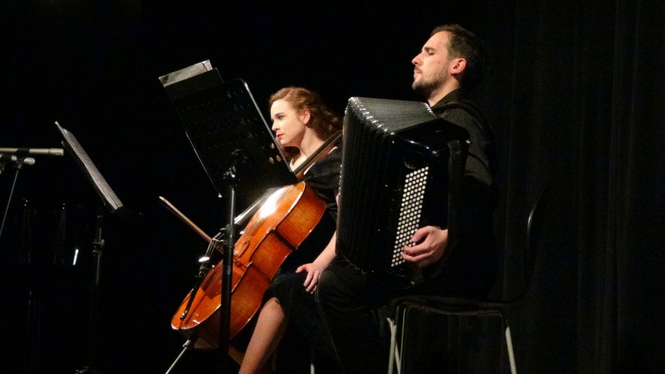 Na scenie Aleksandra Lelek i Maciej Zimka. Fot. Tomasz Kaźmierski