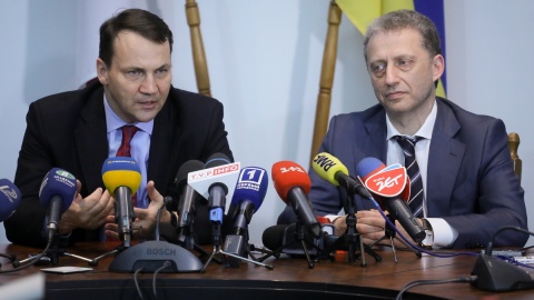 Zdaniem Radosława Sikorskiego: priorytetem władz ukraińskich powinna być walka z korupcją