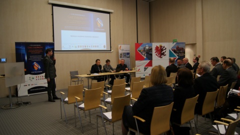 W Toruniu konferencja na temat wpływu wydobycia gazu z łupków na środowisko