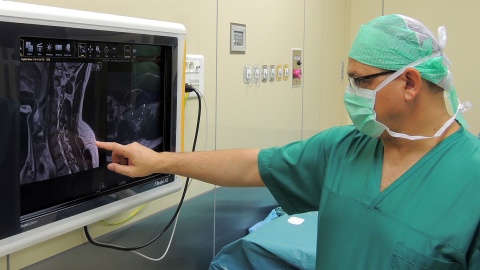 Małoinwazyjne operacje kręgosłupa w toruńskim szpitalu