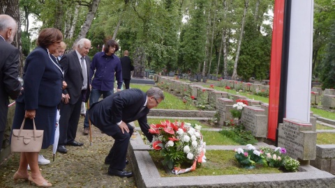 Prezydent złożył kwiaty na grobach powstańców na Powązkach [wideo]
