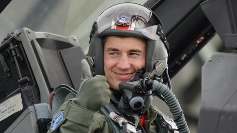 Kamil Stoch poleciał F-16 [wideo]