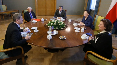 Spotkanie premier z liderami partii bez prezesa PiS będą następne