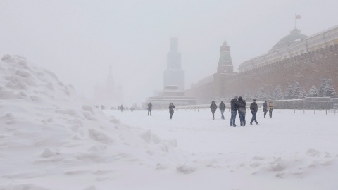 Burza śnieżna nad Moskwą, ponad 150 lotów opóźnionych