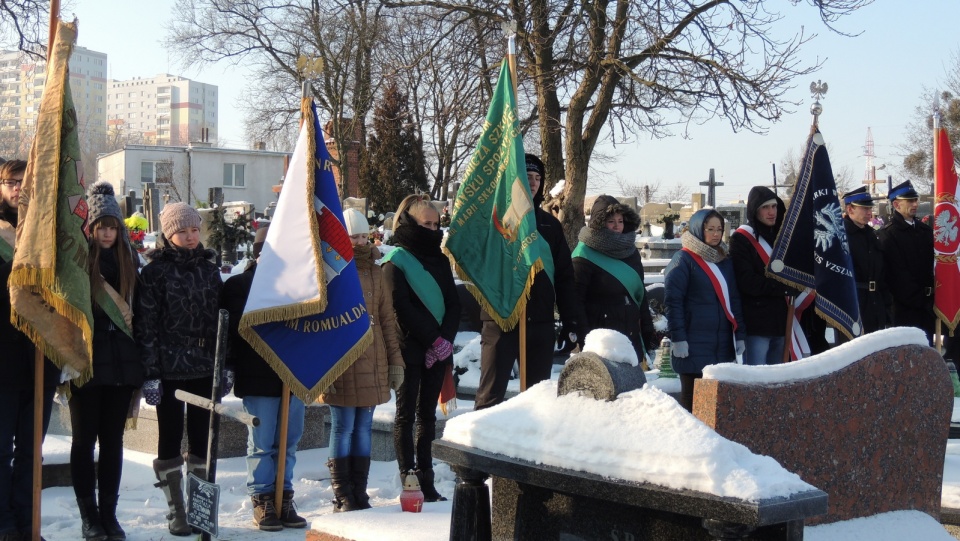 Na cmentarzu przy ul. Toruńskiej pojawiła się m.in. młodziueż bydgoskich szkół. Foto.Tatiana Adonis