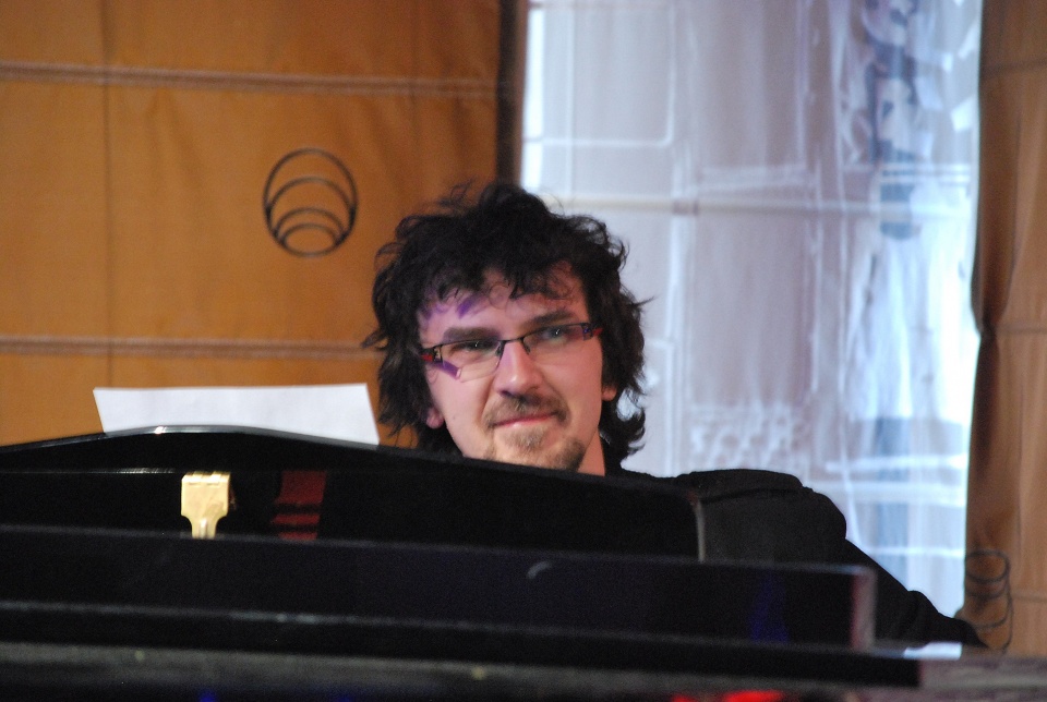 Piotr Dąbrowski - szef muzyczny konkursu (fot. M. Jasińska)