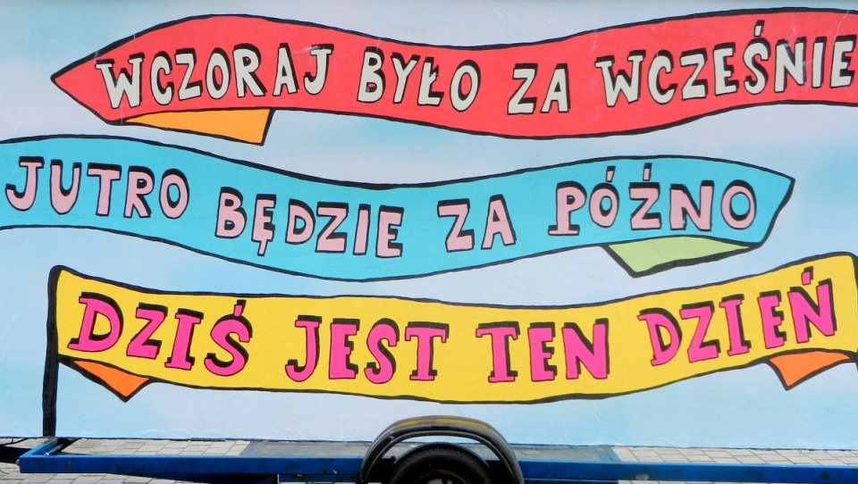 Spod Urzędu Marszałkowskiego w Toruniu ruszyła w trasę mobilna wystawa zawierająca 10 billboardów. Fot. Iwona Muszytowska-Rzeszotek