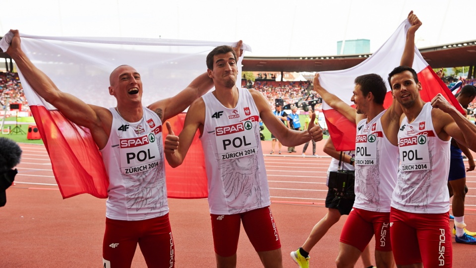 Brązowi medaliści w sztafecie 4x400 m na lekkoatletycznych Mistrzostwach Europy w Zurychu. Fot. PAP/Adam Warżawa
