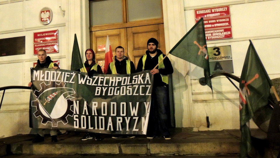 Uczestnicy protestu domagali się powtórzenia wyborów samorządowych. Fot. Sława Skibińska-Dmitruk