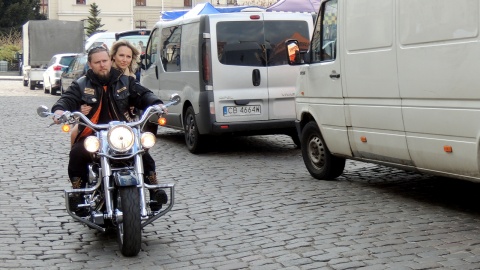 Przejażdżka motocyklem po Starym Rynku. Fot. Tatiana Adonis