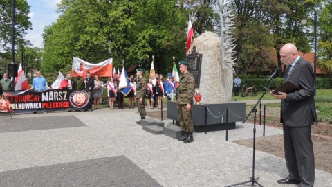Toruński Marsz Pułkownika Pileckiego zakończył się uroczystością pod pomnikiem ku czci Żołnierzy Wyklętych. Fot Adriana Andrzejewska