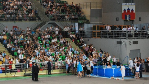 W trakcie sobotniej sesji przedpołudniowej Regionalnego Kongresu Świadków Jehowy, kilkadziesiąt osób przystąpiło do chrztu. Fot. Magda Jasińska