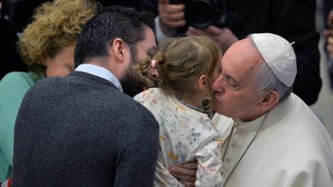 Papież: coraz częściej ojcowie są nieobecni w życiu rodziny