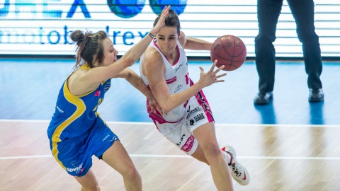 Ekstraklasa koszykarek - Artego - Basket 94:60