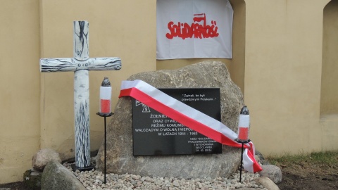 Pamiątkowy obelisk Żołnierzy Wyklętych we Włocławku