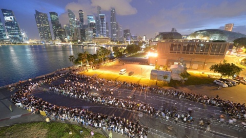 Dziesiątki tysięcy ludzi na pogrzebie byłego premiera Singapuru