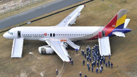 27 rannych po nieudanym lądowaniu samolotu Asiana Airlines