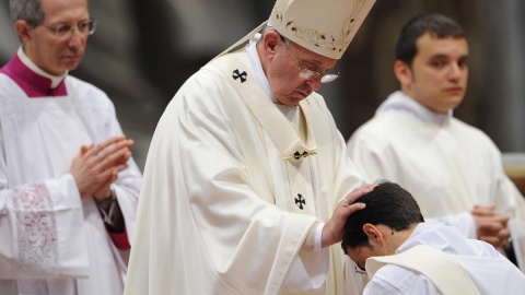 Papież do nowych księży: nigdy nie odmawiajcie chrztu