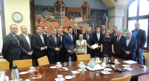 Porozumienie programowe radnych różnych opcji w Toruniu