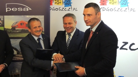 Witalij Kliczko podpisał w Bydgoszczy memorandum z firmą PESA