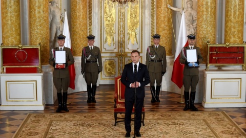 Prezydent odebrał odznaki orderów: Odrodzenia i Orła Białego