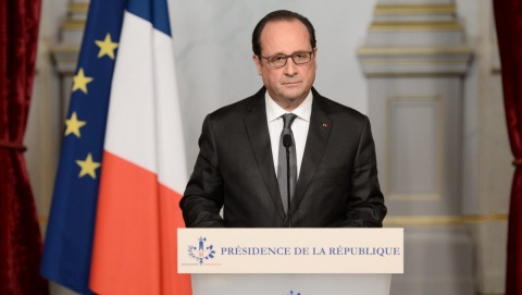 Prezydent Hollande obarcza winą za zamachy IS, zapowiada odwet