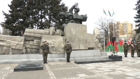 W Toruniu odsłonięto przeniesiony Pomnik Artylerii Polskiej