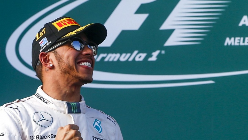 rytyjczyk Lewis Hamilton z zespołu Mercedes GP wygrał wyścig Formuły 1 o Grand Prix Australii rozegrany na torze w Melbourne. Fot. PAP/EPA