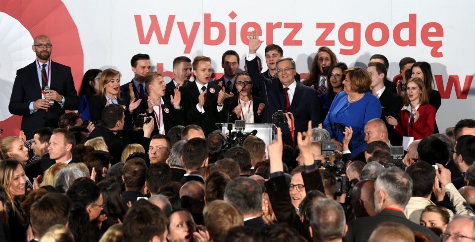Prezydent Bronisław Komorowski podczas wieczoru wyborczego w sztabie w Warszawie. Fot.PAP/Radek Pietruszka