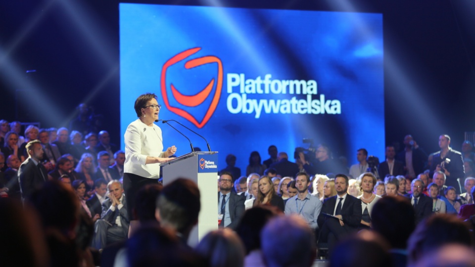 Premier Ewa Kopacz przemawia podczas konwencji Platformy Obywatelskiej w Warszawie. Fot. PAP/Leszek Szymański