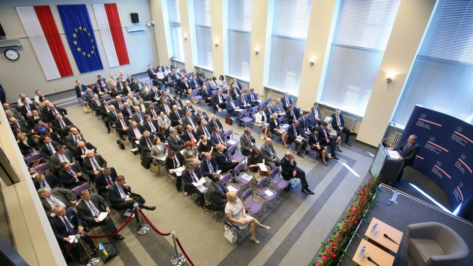 Minister spraw zagranicznych RP Grzegorz Schetyna (P), otwiera Naradę Ambasadorów 2015 w Warszawie. PAP/Paweł Supernak