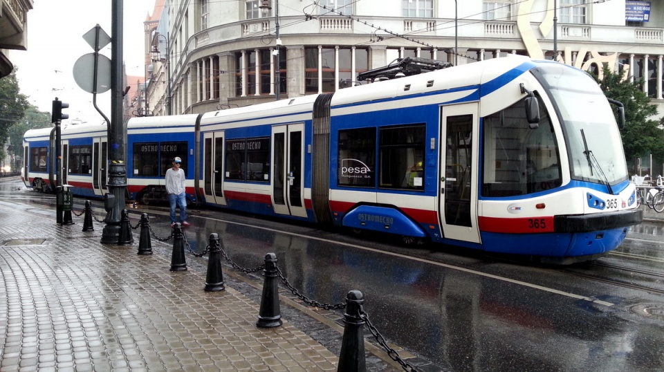 W wyniku kolizji nikt nie ucierpiał, jednakże ruch tramwajów na ulicy Focha został unieruchomiony. Fot. Adam Droździk